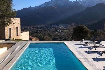 Gîte pour 8 personnes, avec jardin et terrasse à Moncale