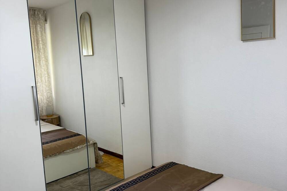 Appartement entier, Apparemment à pieds du centre, lac, monuments historique, shopping et old Town in Plainpalais, Genève