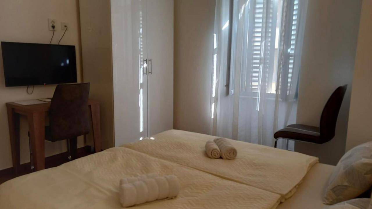 Double Room with Private Bathroom in Ville de Vis, Vis (Dalmatia)