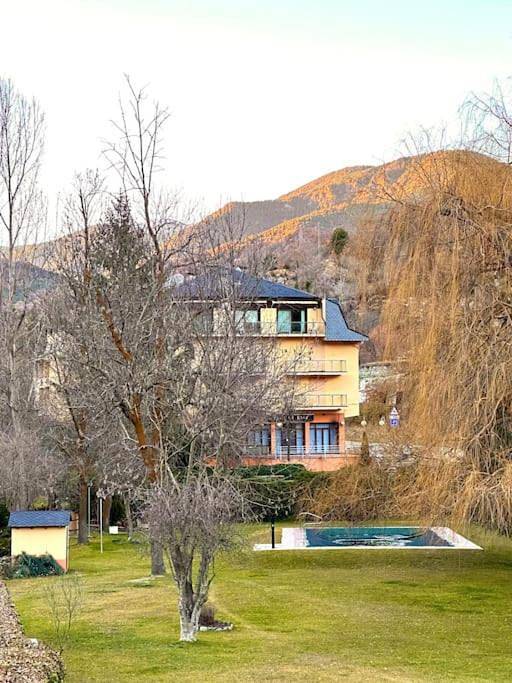 Ferienwohnung für 10 Personen, mit Pool und Ausblick sowie Seeblick und Garten - 1