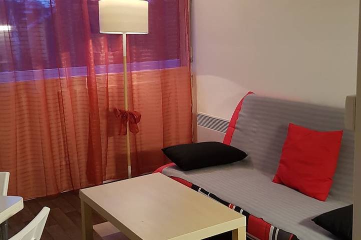 Appartement entier, Agréable Studio Lumineux Bordeaux Proche Toutes Commodités Tram A à Pied in Mérignac, Région de Bordeaux