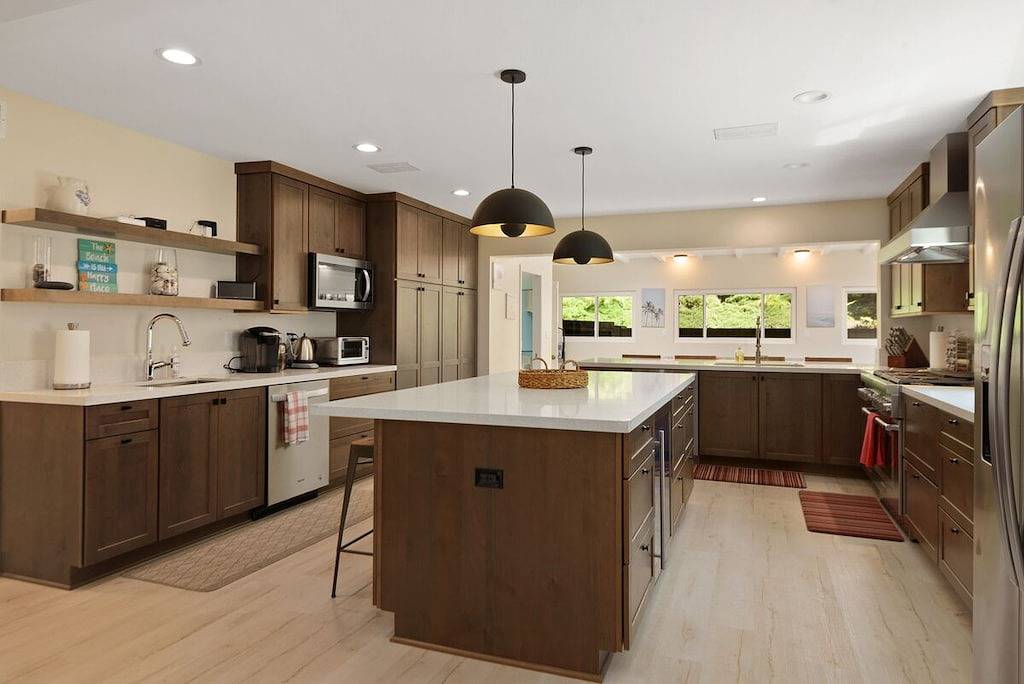 Remodeled Modern Home w/Hot Tub. 10 mins. To Beach in Encinitas, San Diego County