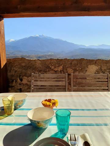 Gîte pour 4 personnes, avec terrasse à Eus