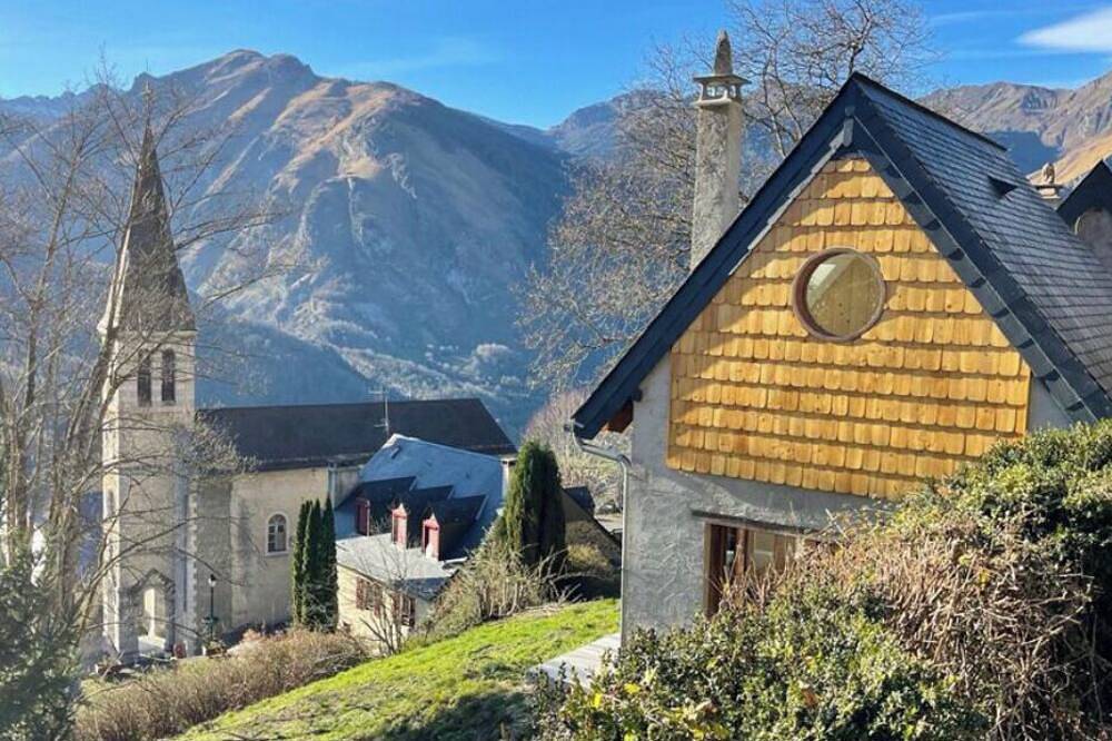 Small house in the heart of the Ossau valley in Eaux-Bonnes, Béarn