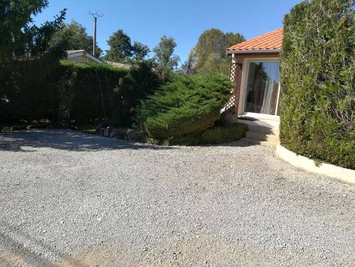 Location de vacances pour 2 personnes, avec terrasse et jardin à Saint-André-de-Cubzac - 4