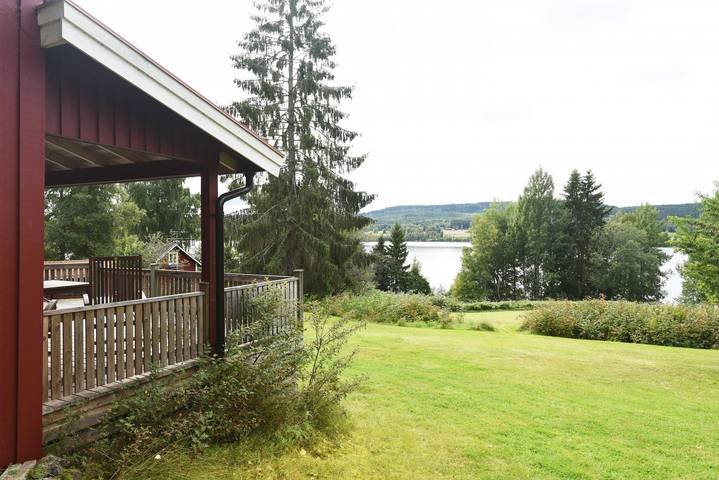 Ferienhaus für 6 Personen, mit Seeblick und Terrasse sowie Garten in Värmland - 2