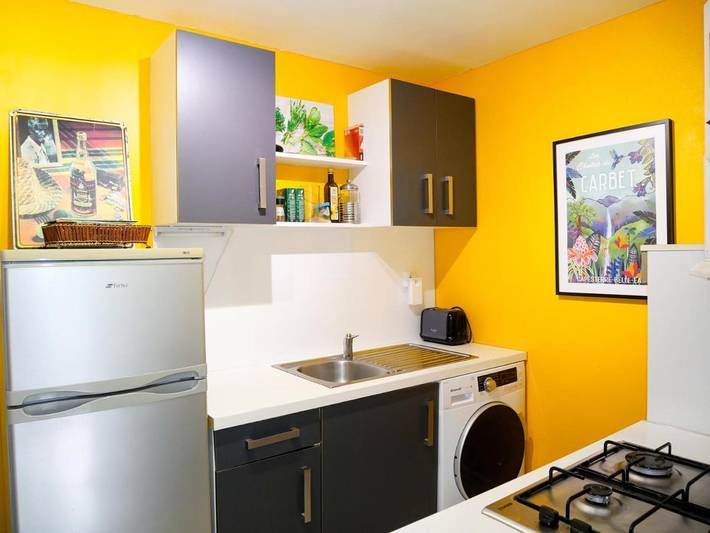 Gîte pour 2 personnes, avec vue ainsi que terrasse et jardin, animaux acceptés à Gourbeyre - 3