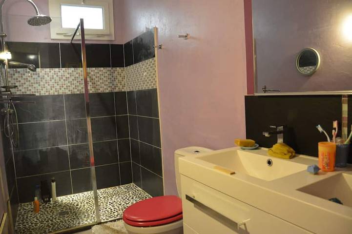 Location de vacances pour 5 personnes, avec terrasse et jardin à Padern - 2