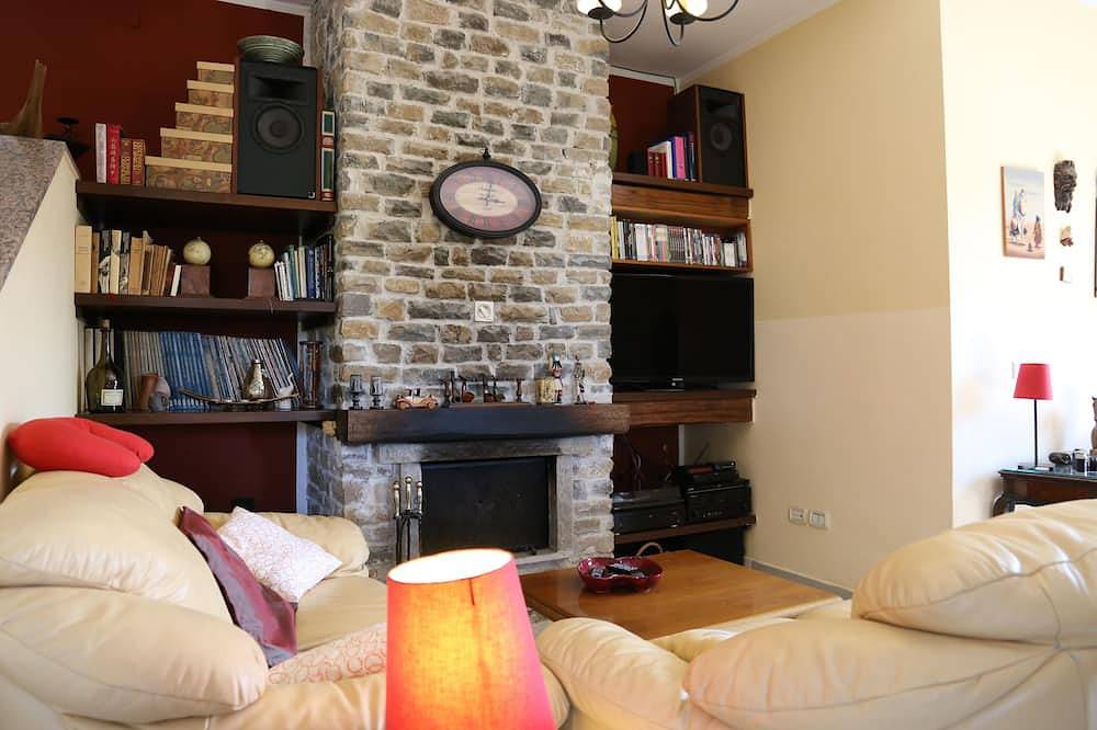 Wonderful villa with pool in a panoramic position at the gateway to Cilento. in Ogliastro Cilento, Cilento