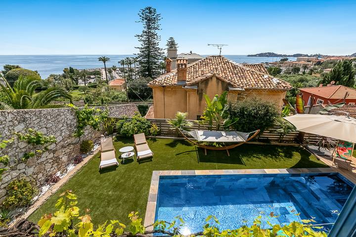 Location de vacances pour 8 personnes, avec terrasse ainsi que piscine et vue sur l’océan à Beaulieu-sur-Mer - 2