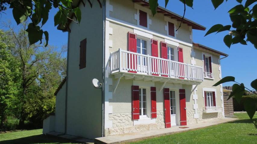 Location de vacances pour 8 personnes, avec jardin et vue, animaux acceptés à Issigeac - 2