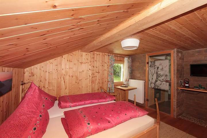 Gîte pour 2 personnes, avec Terrasse et Jardin dans Partenen