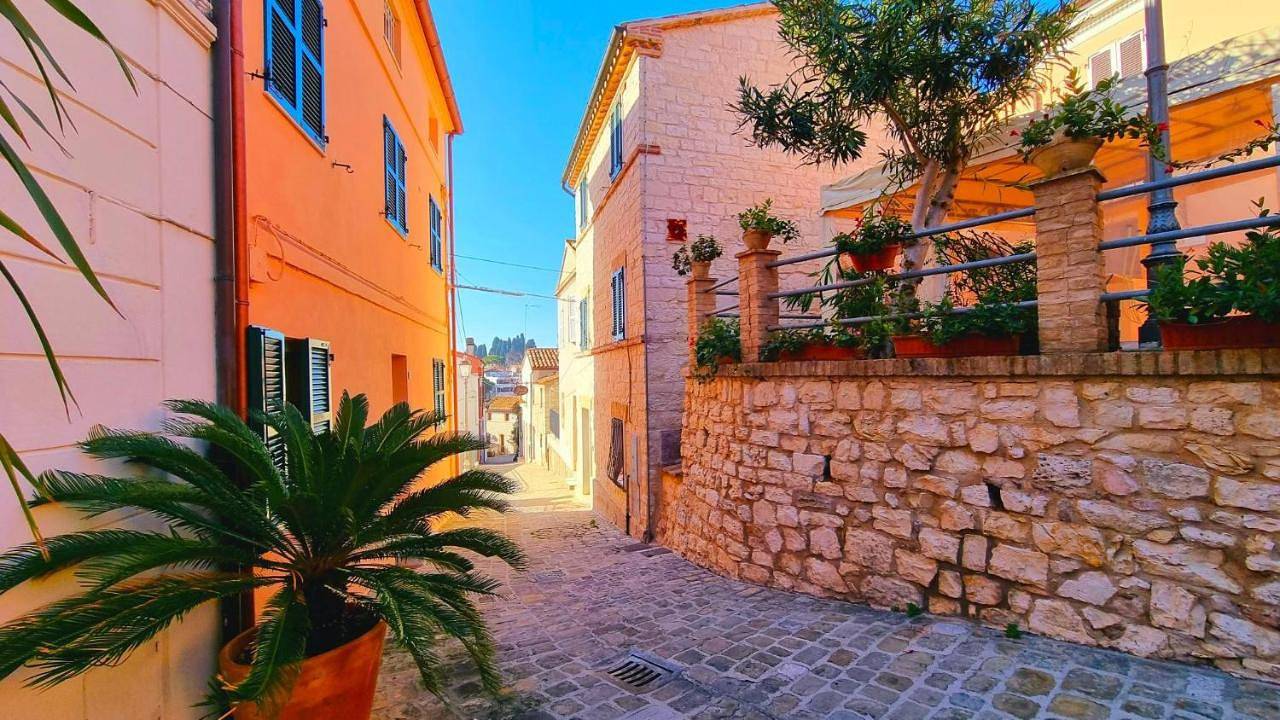 Appartamento intero, Trilo Torre in centro storico a Numana in Numana, Riviera del Conero