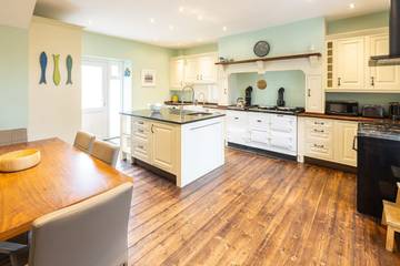 Glamping for 6 People in Northumberland Coast, North East England, Photo 2