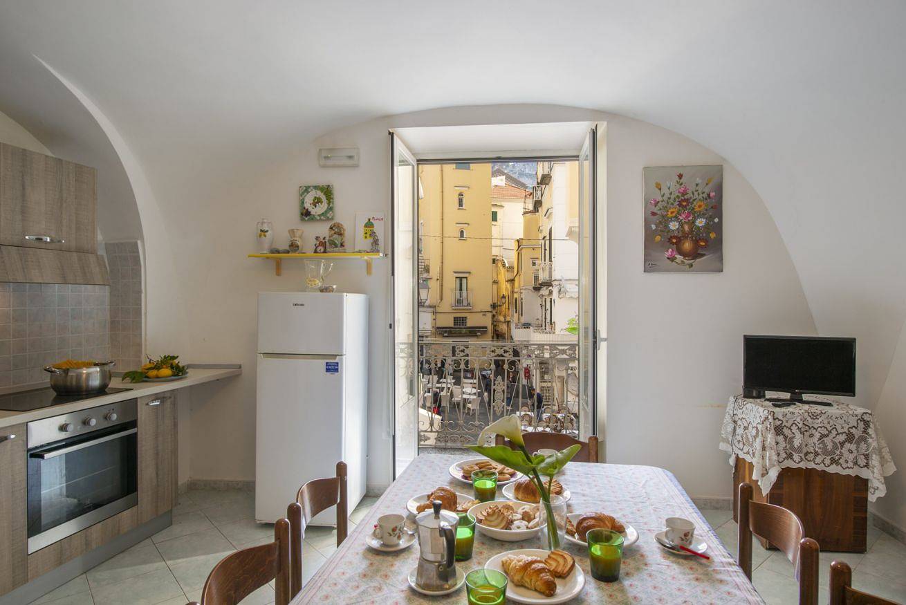 Ganze Wohnung, Ferienwohnung für 4 Personen mit Balkon/Terrasse in Amalfi, Amalfiküste