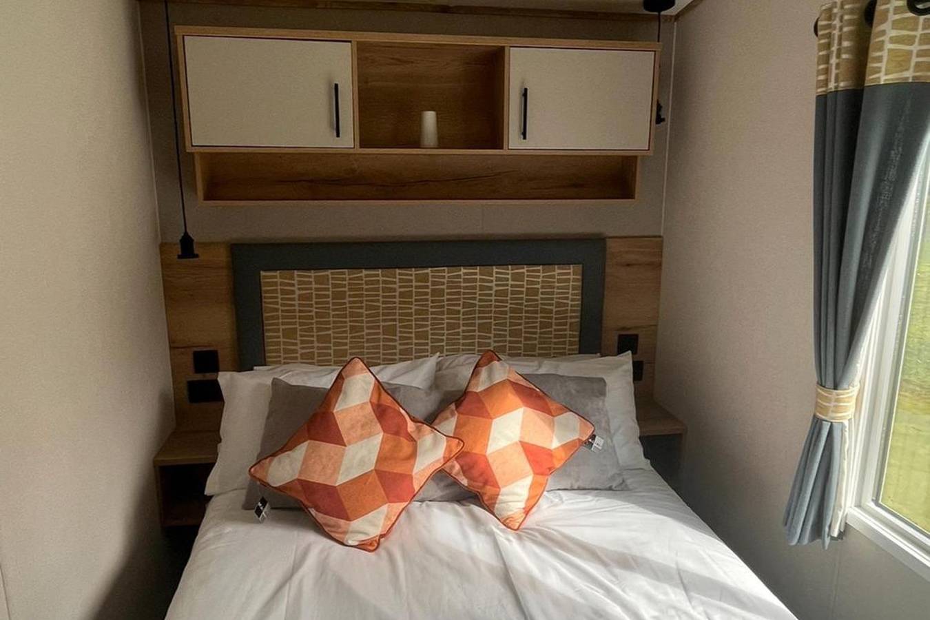 Hafan y Mor Park 3-Bed Caravan, Sleeps 8, Pets Ok in Afon Wen, Gwynedd