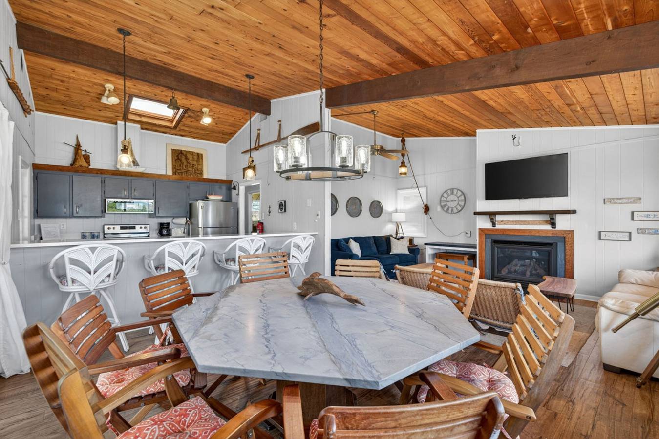 New! Coastal Retreat, Boat, Surf, Swim, Kayak, Hot Tub in Sandbridge Beach, Sandbridge