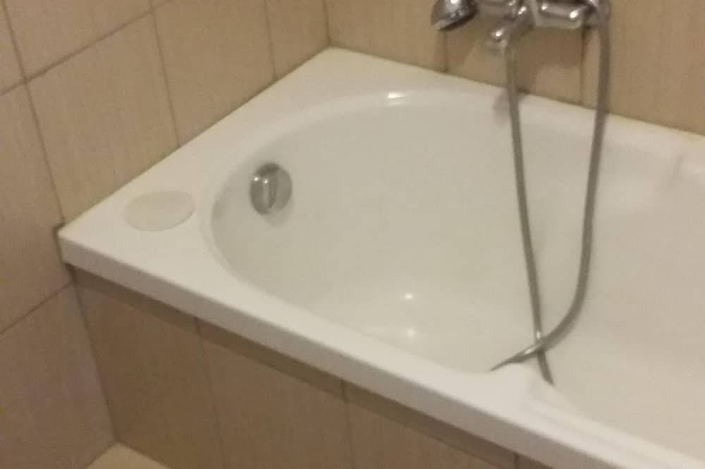 Apartamento entero, Apartamento para 6 personas en una residencia cerca del mar en Lozari in Losari, Belgodère