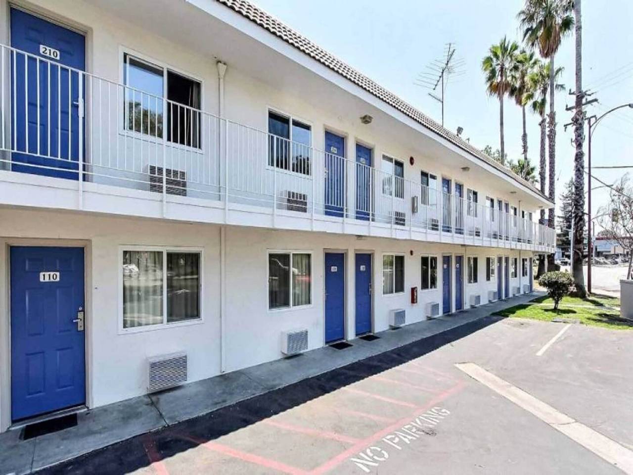 Apartamento entero, 1 Cama King | Nevera in Campbell, Silicon Valley