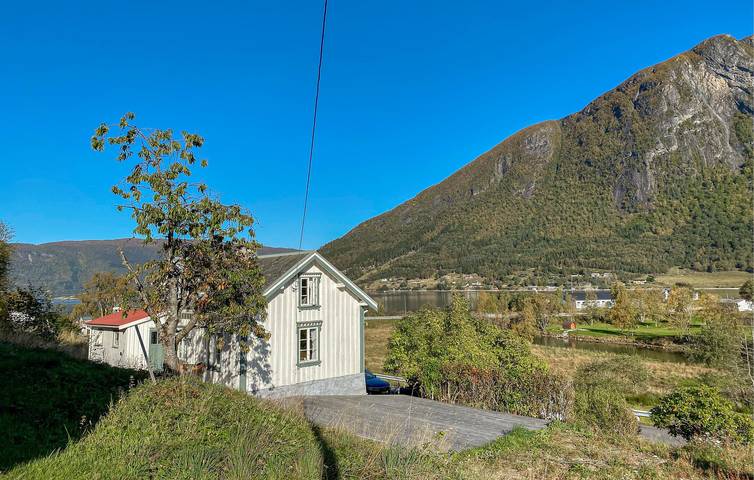 Ferienhaus für 8 Personen mit Garten in Nesset, Nördliches Fjordnorwegen