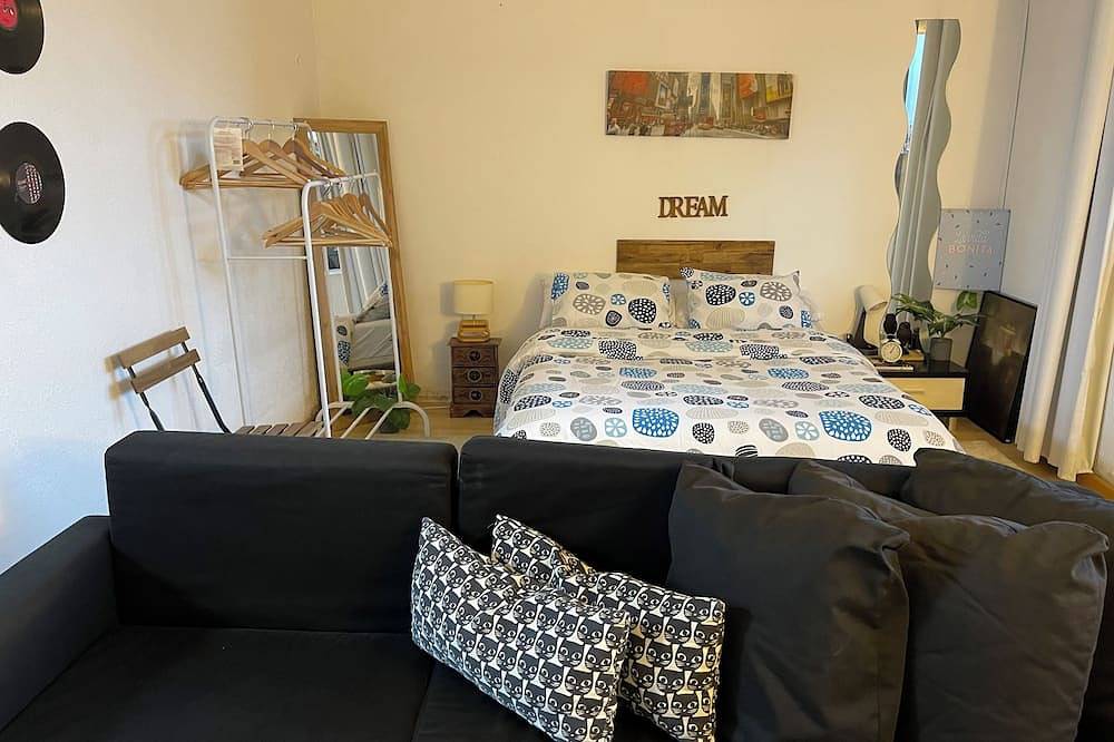 Apartamento entero, Cozy & Sunny Loft With Terrace. 10 Minutes Downtown in Cornellá de Llobregat, Bajo Llobregat