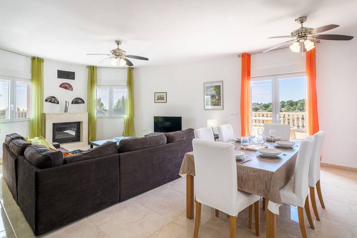 Vacation villa with private pool and stunning views in Mutxamel, Alicante Province