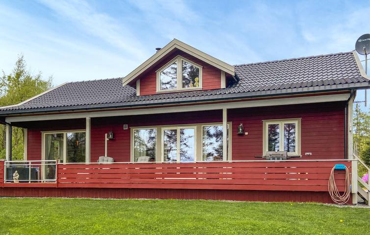 Ferienhaus für 5 Personen, mit Terrasse und Garten in Sandnes