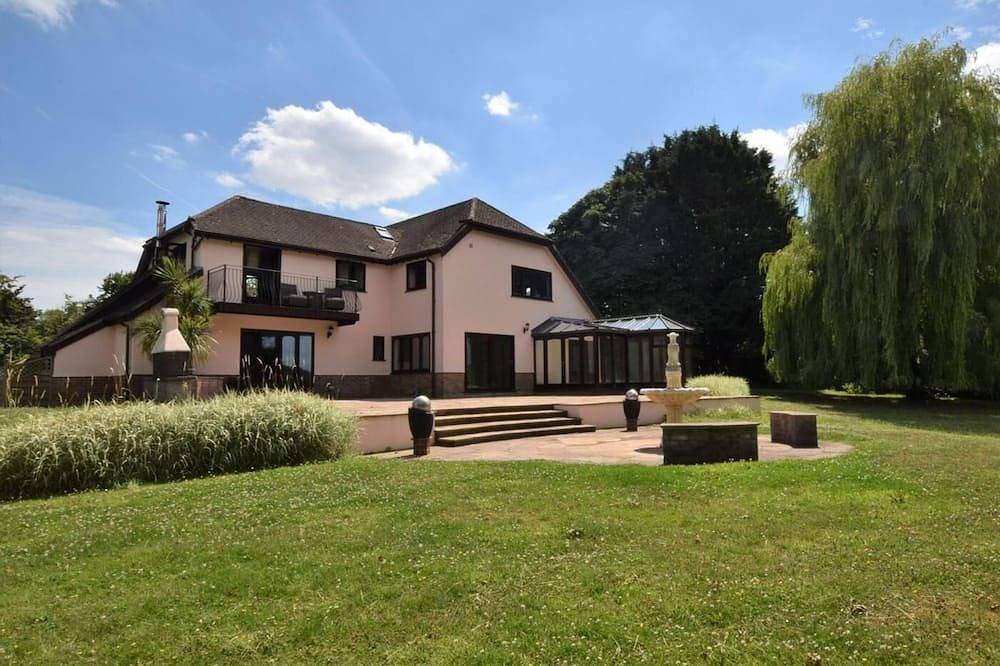 5 Bed in Southampton in Fareham, Hampshire