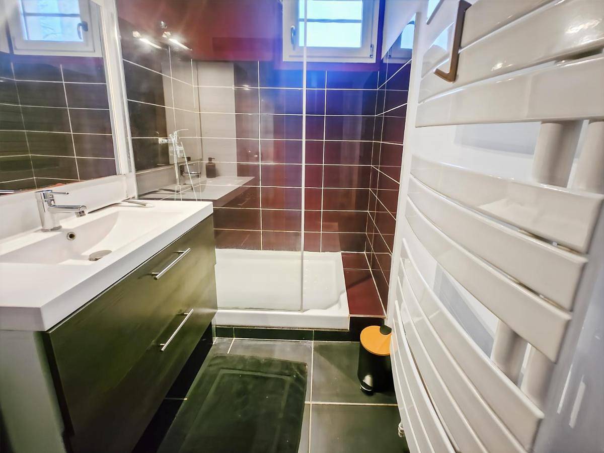 Appartement entier, Two-Bedroom Apartment in Crécy-la-Chapelle, Seine-et-Marne