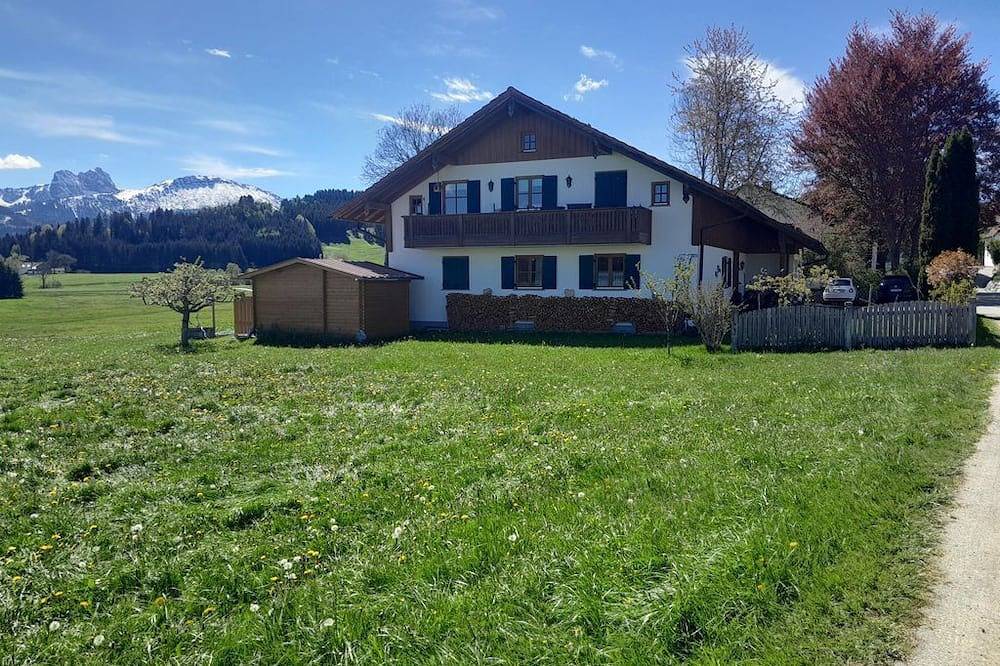 Ganze Wohnung, Haus Wiedemann - Ferienwohnung Alpenblick in Eisenberg, Bayerisch Schwaben