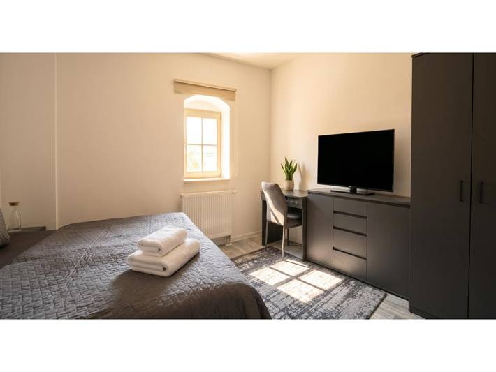 Ganze Wohnung, Elbquartier mit Balkon & Parkplatz in Pirna in Pirna, Elbsandsteingebirge