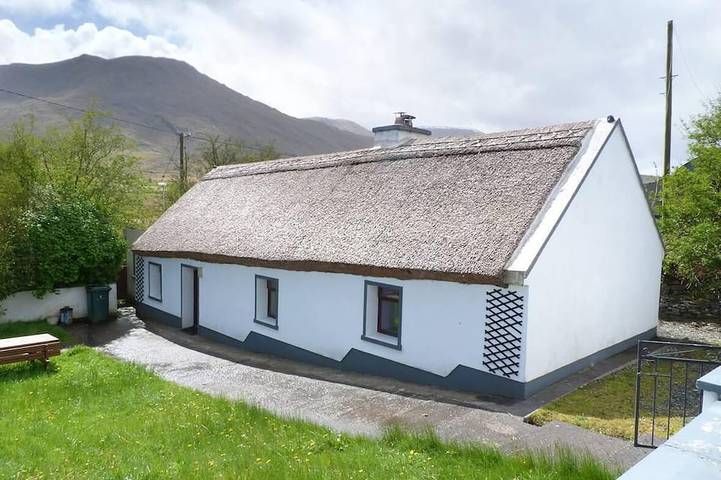 Cottage for 5 people, with garden, with pets in County Mayo