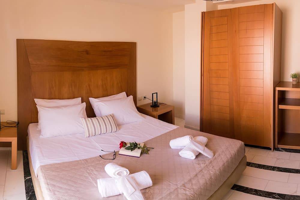 Apartamento entero, Newly renovated apartment only 5 minutes away from beach in Region de Chania