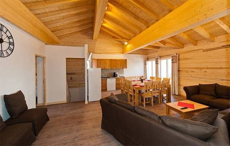 Chalet pour 10 personnes, avec balcon dans Les Menuires - 2