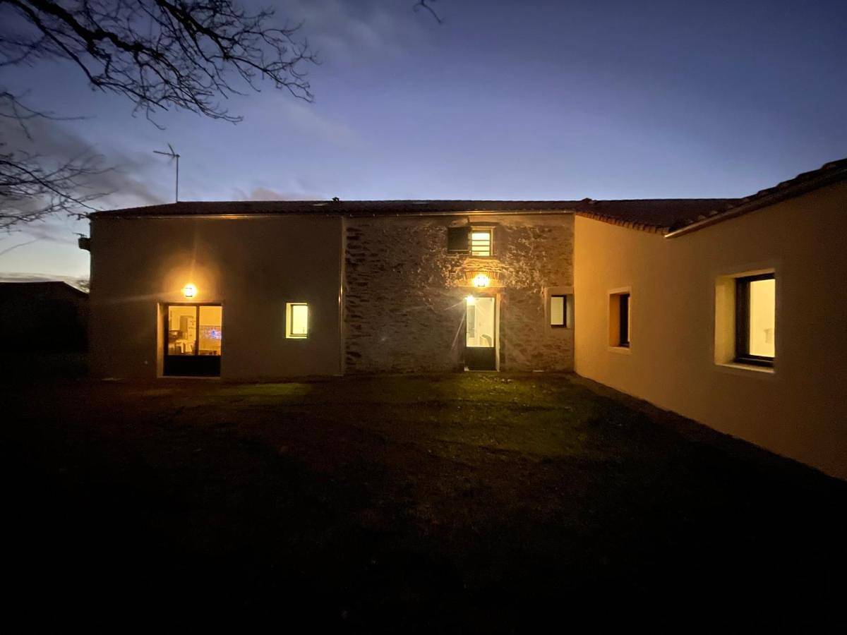 Large Double Room in La Roche-sur-Yon, Vallée de la Loire