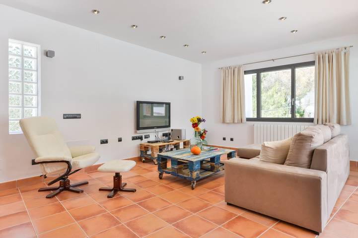 Villa 'Cana Clara' with private pool, Wi-Fi and air conditioning in Cala Llenya, Santa Eulària des Riu