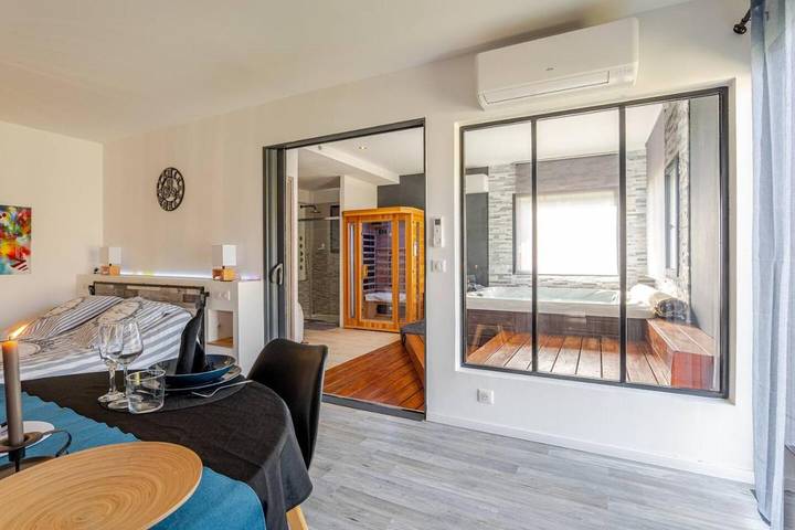 Location de vacances pour 2 personnes, avec sauna ainsi que jacuzzi et jardin à Les Mées - 4