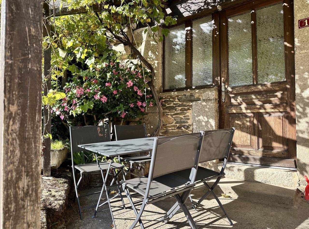 Petite maison Cantalienne in Leynhac, Région d'Aurillac