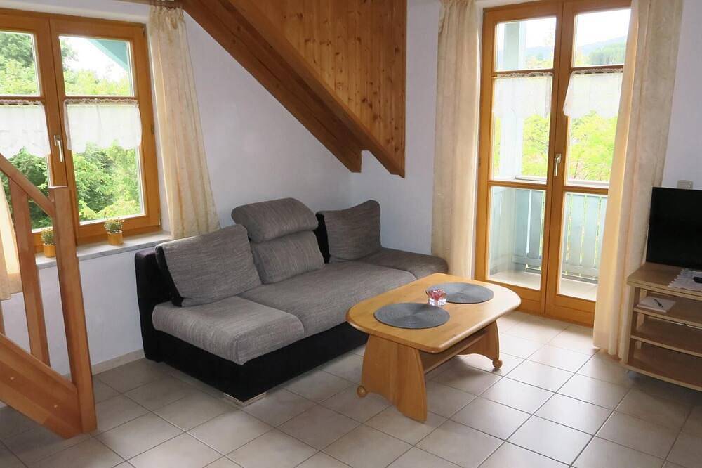 Ganze Wohnung, Gemütliches Feriendomizil (44m2) mit Balkon und Bergblick in Lohberg, Ostbayern
