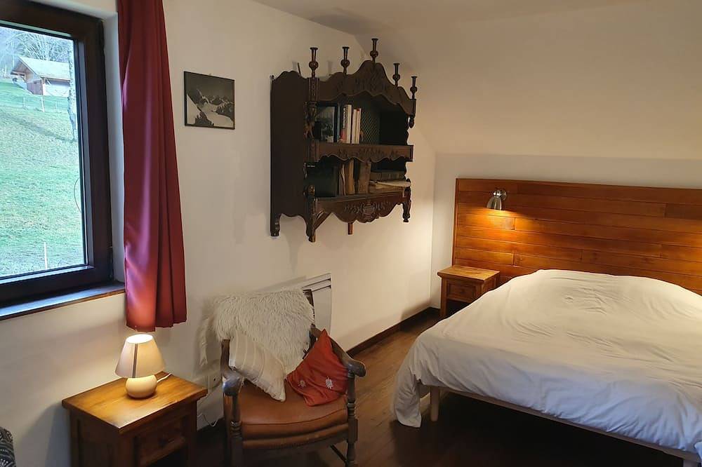 Entire apartment, Stylish apartment in chalet, Val d'Abondance-Portes du Soleil / 2 in Vacheresse, Thonon-les-Bains region