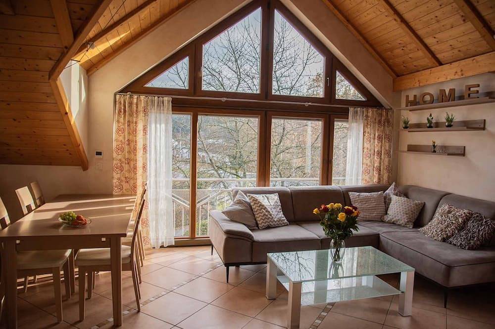 Ganze Wohnung, Ferienwohnung (120qm) inkl. Eintritt ins Erlebnisbad in Steinwiesen, Frankenwald