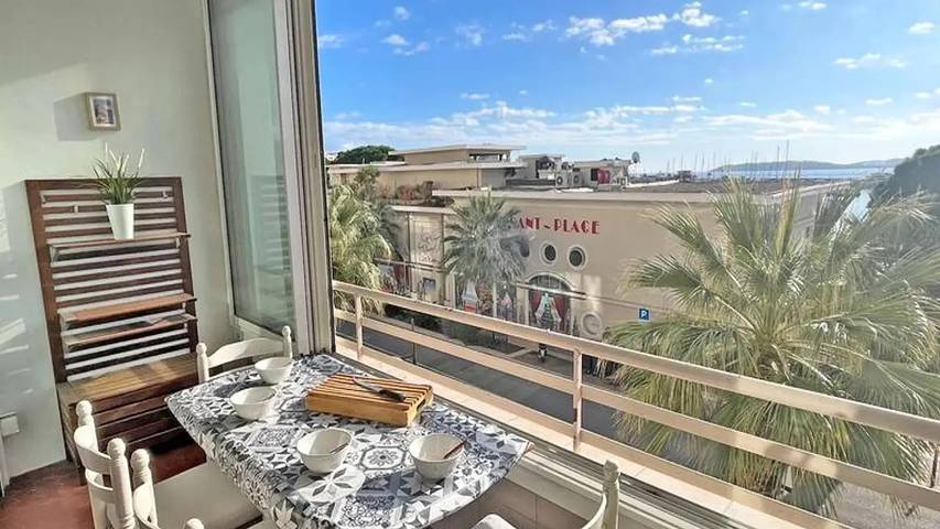 Gîte pour 7 personnes, avec Terrasse dans Casino De Sainte Maxime - 3