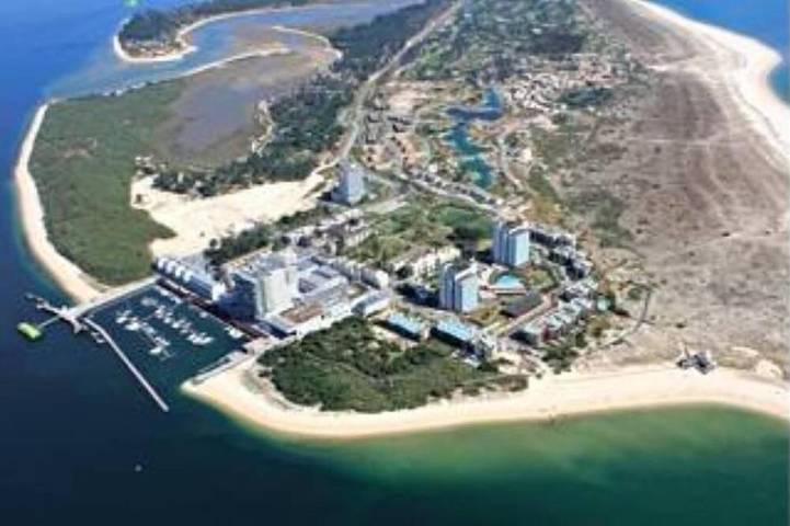 Casa de férias para 4 pessoas, com jacuzzi e terraço e ainda piscina em Península de Troia