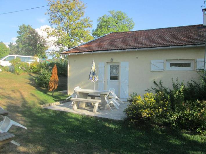 Gîte pour 3 personnes, avec Terrasse ainsi que Jardin et Vue dans Issanlas - 4