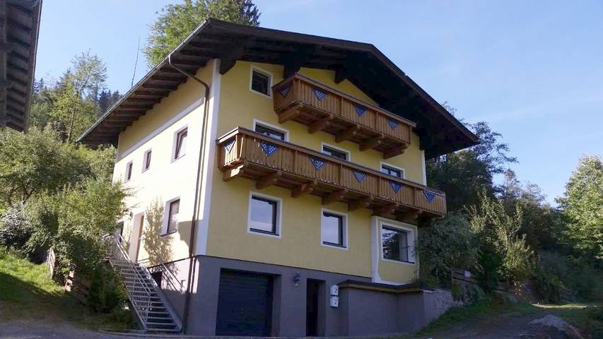 Ferienhaus für 10 Personen, mit Balkon und Terrasse sowie Garten und Ausblick