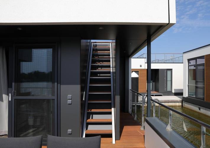 Hausboot für 6 Personen, mit Seeblick und Terrasse in Ribnitz-Damgarten - 4