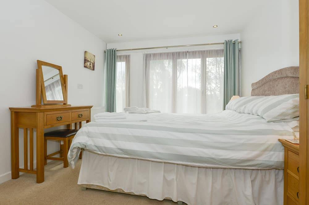 Hideaway Barn, family friendly, with a garden in Charlestown in Charlestown, Cornwall