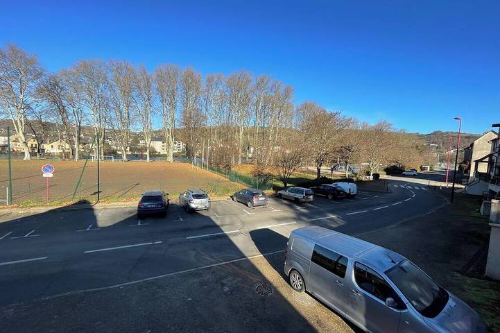 Appartement entier, Appartement t2 étage au bord du lot in Espalion, Aveyron