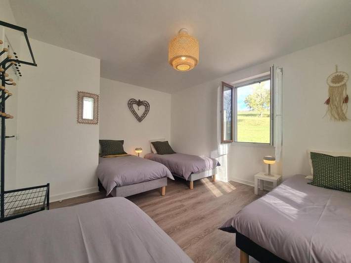 Location de vacances pour 6 personnes, avec jardin et terrasse à Belmont-de-la-Loire - 2