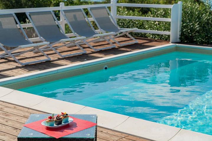 Villa per 14 persone, con Terrazza e Giardino nonché Piscina e Panorama a Badesi